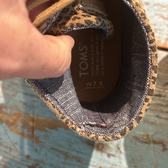Toms Cheetah Wedge women’s Size 7.5 - Picture 6 of 6